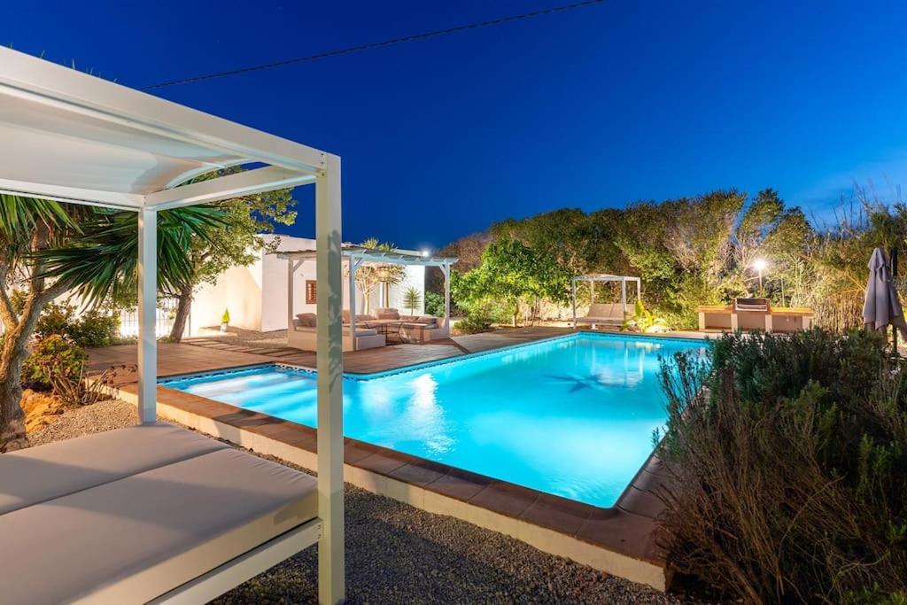 8 Guests Large Villa Near Bossa Beaches & Airport San José 外观 照片
