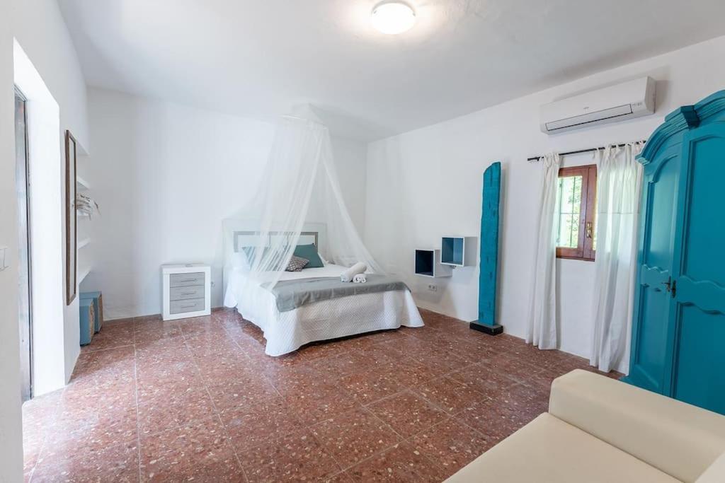 8 Guests Large Villa Near Bossa Beaches & Airport San José 外观 照片